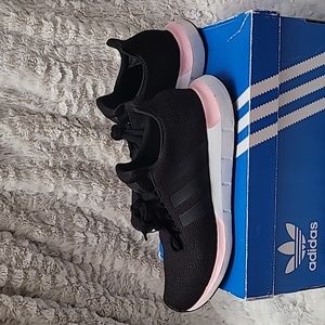 Adidas Swift Run in Black, Pink and White
